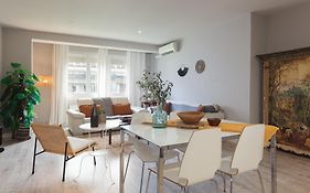LetsGo Diagonal Avenue Apartment